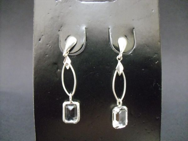 BRINCO EM PRATA PEDRAS DE STRASS RETANGULAR  CB 89001