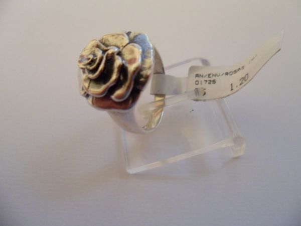 ANEL DE PRATA ENVELHECIDA ROSAS  CB 2082370