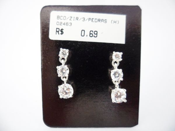Brinco em Prata 3 Pedras Zirconia CB 22390 ok