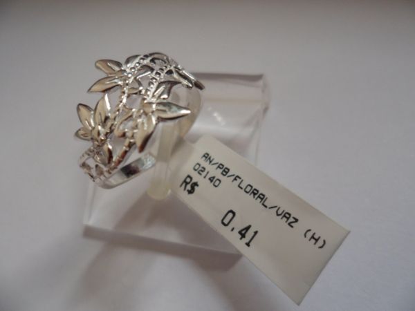 ANEL DE PRATA BRANCA FLORAL VAZADO  CB 133050