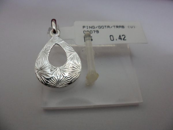 PINGENTE DE PRATA GOTA TRABALHADA  CB 151262