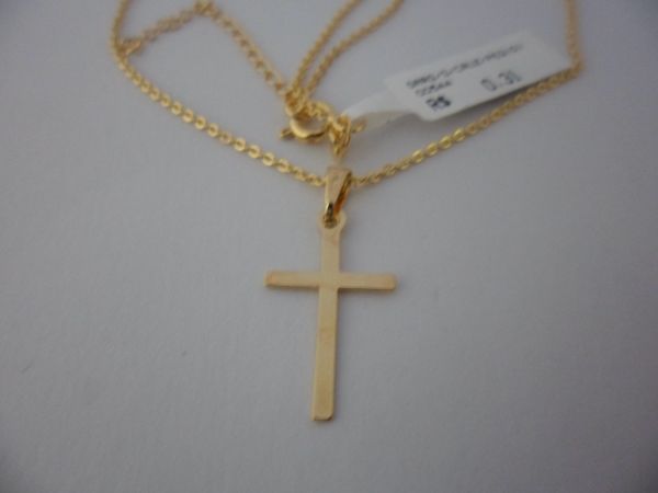 GARGANTILHA FOLHADA A OURO CRUZ PEQUENA CB 81992