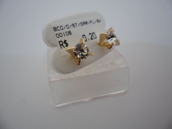 BRINCO FOLHADO A OURO GARRA FLOR 6MM  CB 1670