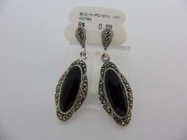 BRINCO DE PRATA PEDRAS E MARCASSITAS PRETO OVAL  CB 2070193