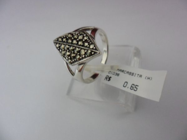 ANEL DE PRATA MARCASSITA TRIANGULO CB 15271709