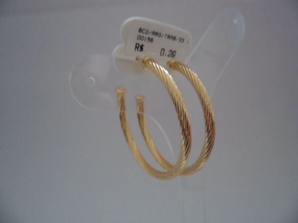 BRINCO FOLHADO A OURO ARGOLA TRABALHADA 33MM  CB 233871